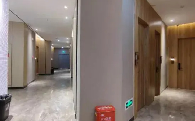 Siyan E-sports Hotel (Yingtan Tianhong Branch)