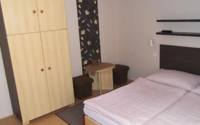 Borostyán Vendégház Eger