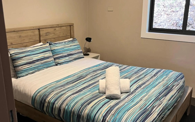 Snowview Holiday Units – Guest Rooms – Tawonga South