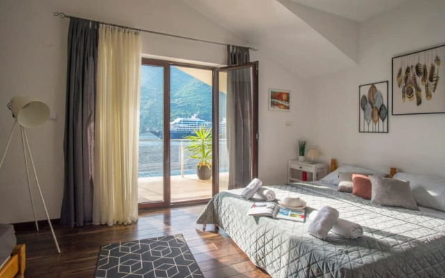 Studio Flat With View Near Beach in Tivat
