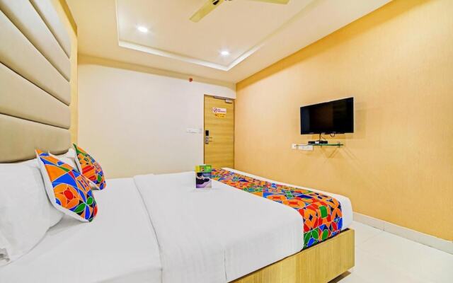 OYO 14745 Veeraj Suites