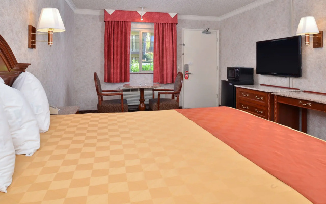 Americas Best Value Inn & Suites Fontana