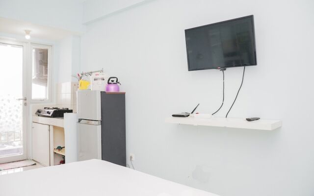 Roomy Studio Room Bintaro Park View Apartment