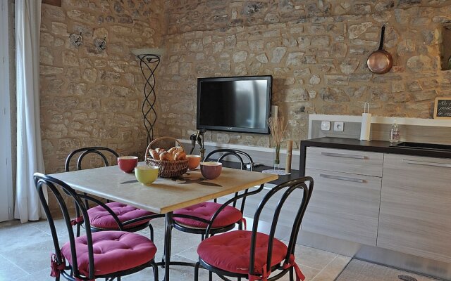Luxurious Villa in Aix-en-Provence with Jacuzzi