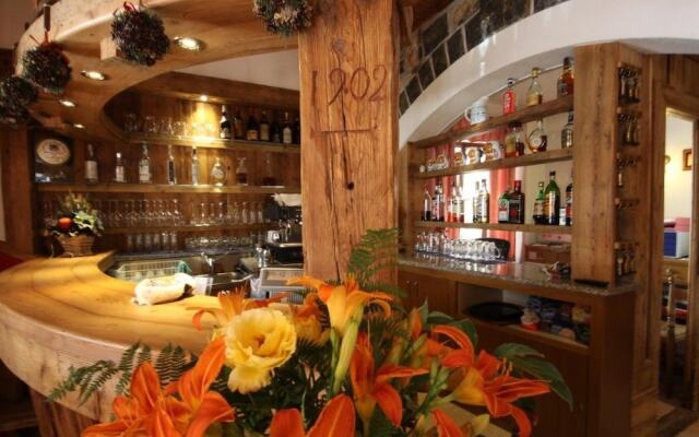 Albergo Centrale Forni