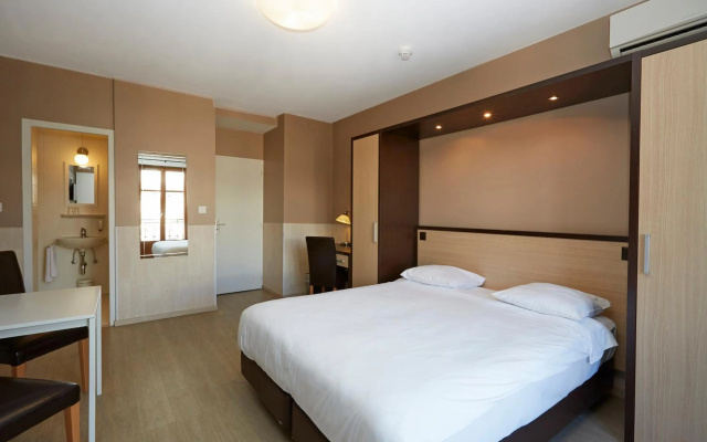 Hotel Central – Guest Rooms – Geneva