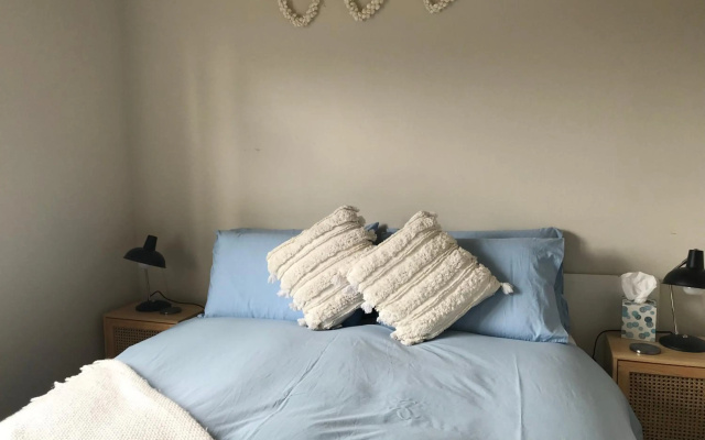 Serendipity Produce Wharf Cottage — hotel in Tairua