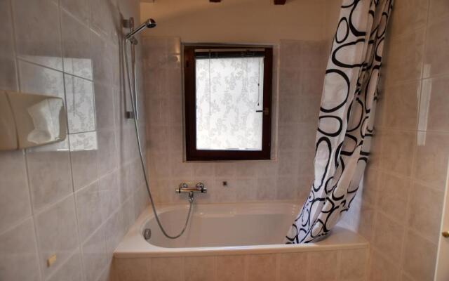Casa con Vista Airconditioned 2-Bedroom Apartment