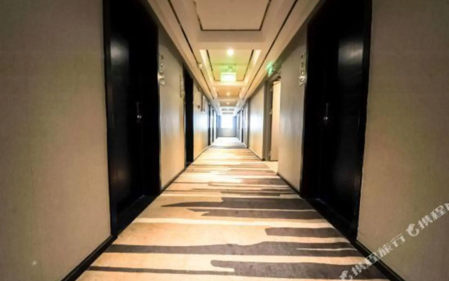 Four Alloy Nan Hotel