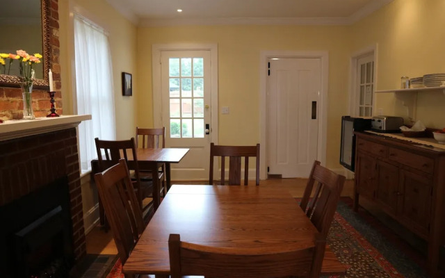 Tawsty Flower - Haines Suites