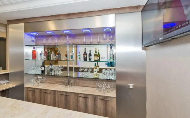 Alphonse Hotel