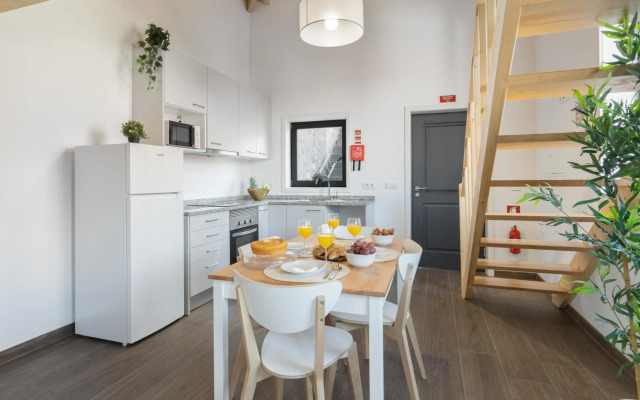 Stylish Duplex House - Terrace & River View