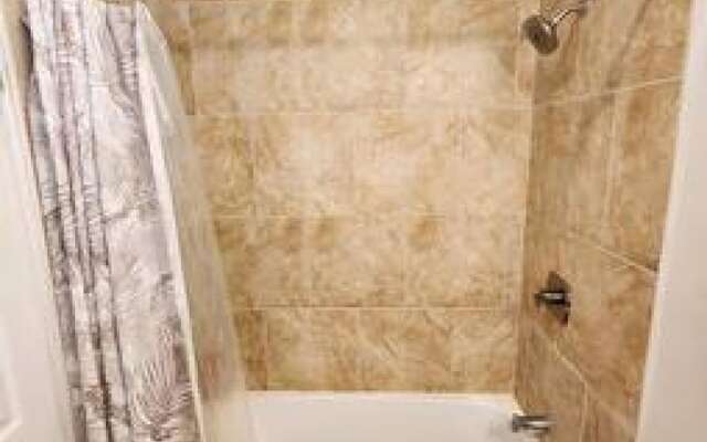 Cozy 4-Bedroom Beachside Home