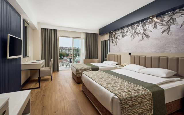 Seaden Sea World Resort & Spa