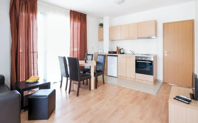 New Line Village Apartments, up to 4 Guests