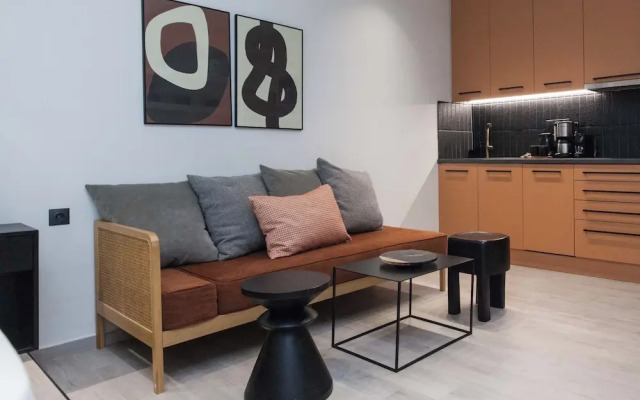 Lovely Brand New Studio byVictoria Metro