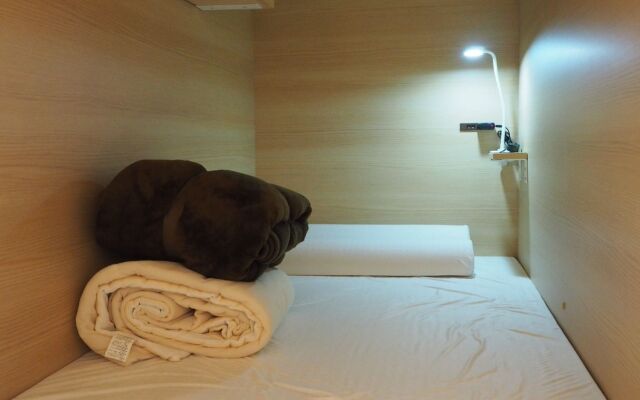 Bed and Yoga Tokyo - Hostel, Caters to Women