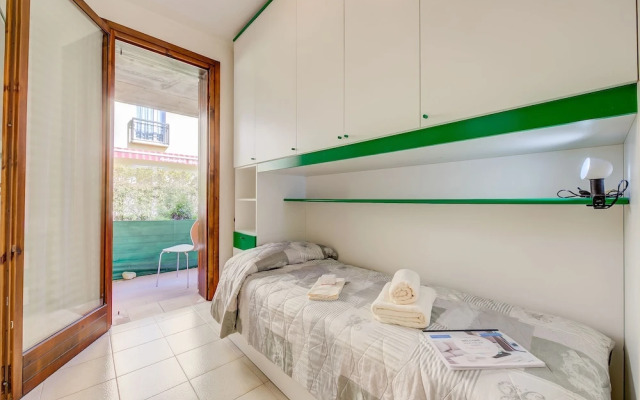 Cinzia Apartment Front Beach