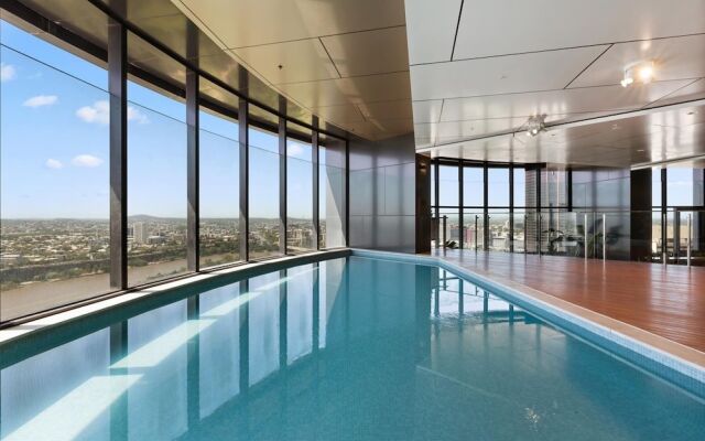 Hamptons Retreat on Level 77 Skytower