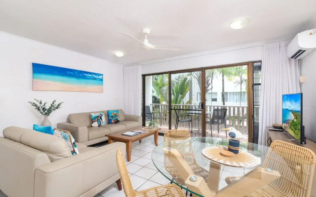 Latitude 16 Tropical Reef Holiday Aprts