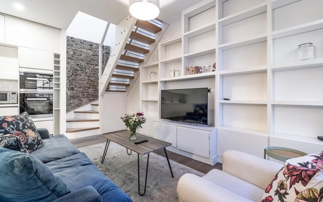 Quiet 2 Bed 2 Bath Mews House South Kensington