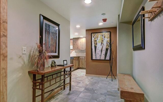 Village at Breckenridge Condos Sleeps 8 - Ski in Out + Walk downtown 2 Bedroom Apts by RedAwning