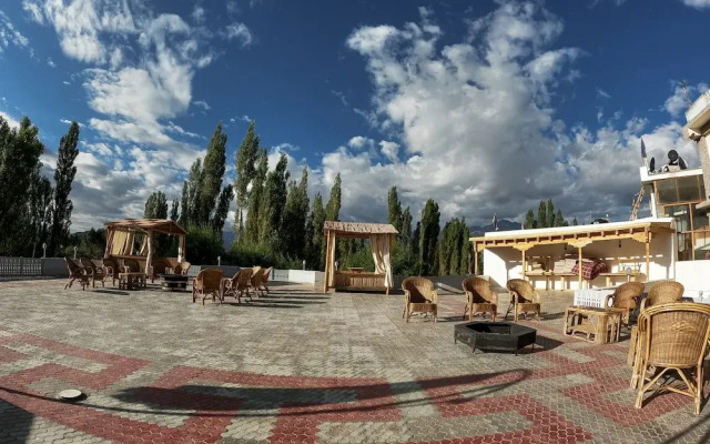Cho Palace