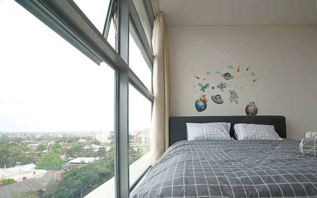 Crows Nest Family Apartment – Guest Rooms – Sydney