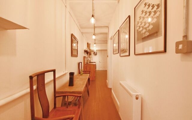 Clarendon Apartment