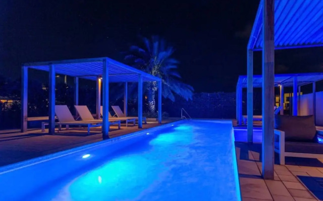 Luxury townhouse with pool in PALM BEACH