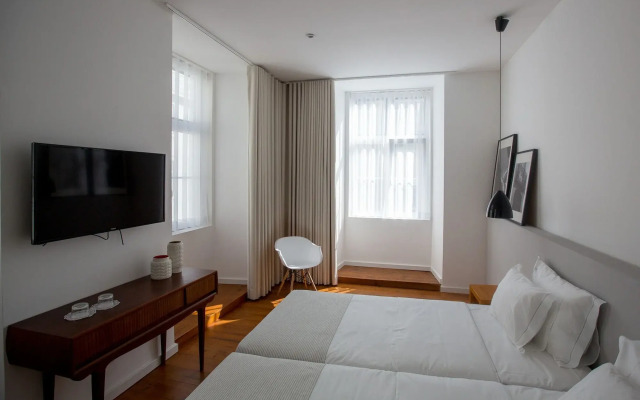 The 8 Downtown Suites