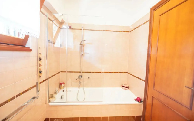 Luminous 2Br Family Apartment In Residential Area