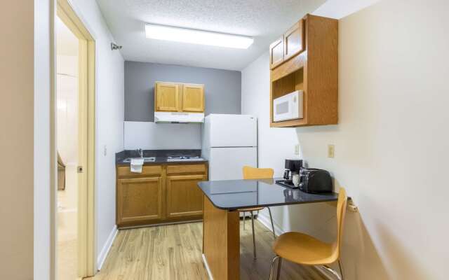 Studio 6 Statesboro, GA