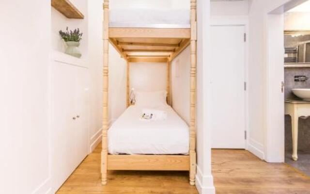 Gold And Silver Apartments