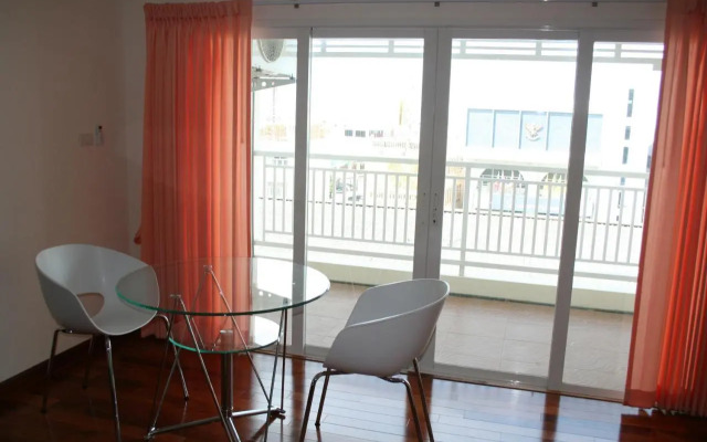 Hua Hin Baanklang Condo by Petch