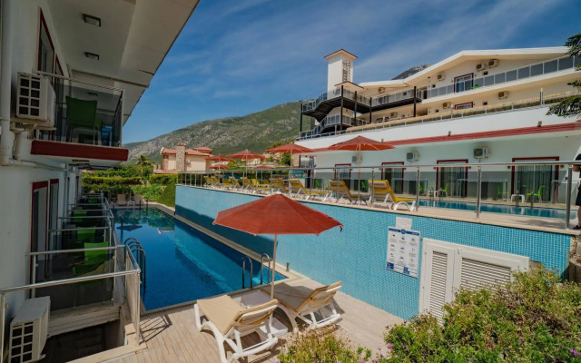 Sunshine Holiday Resort