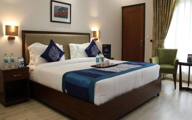 Hotel UNA Comfort Misty Oak By OYO Rooms