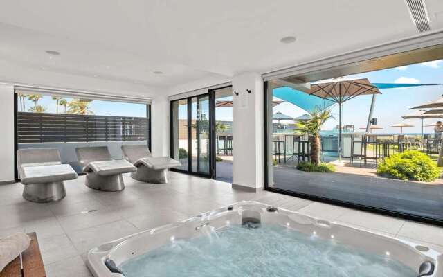 Mercure Larnaca Beach Resort