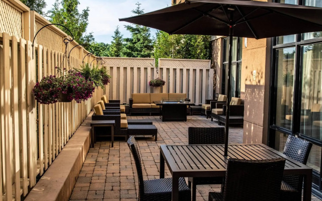 Courtyard by Marriott Kingston Highway 401/Division Street