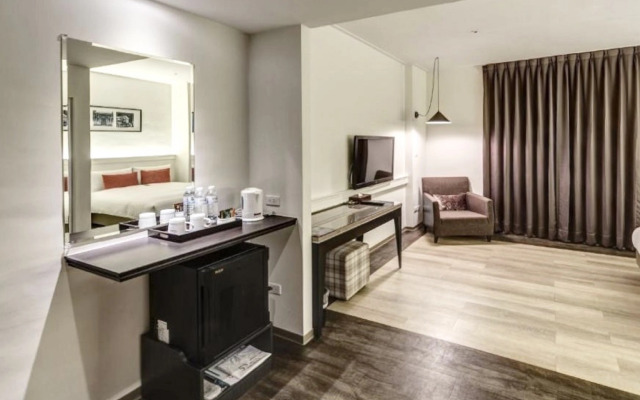 53 Hotel