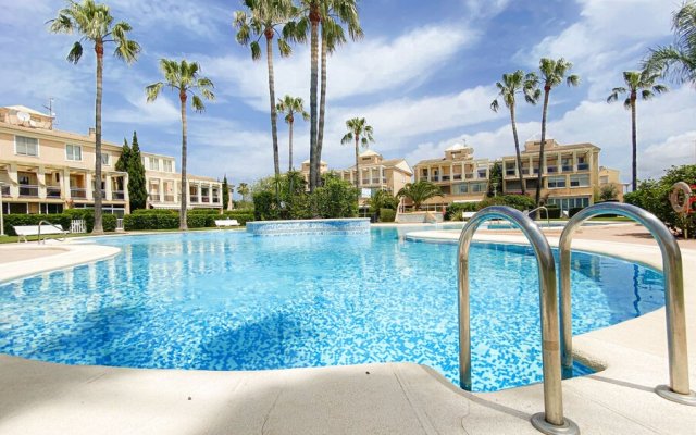 Beautiful 2-Bed Apartment in Denia near the beach