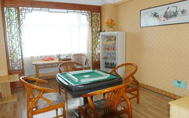 Hongkou Business Hotel