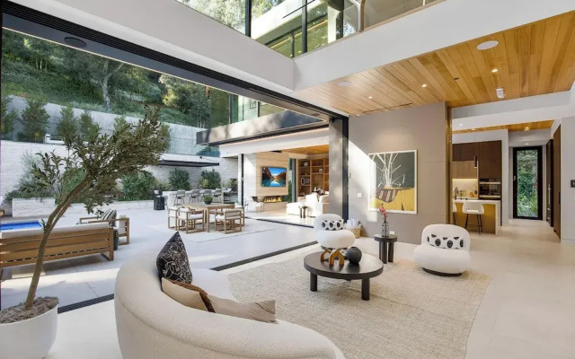 Hutton Modern