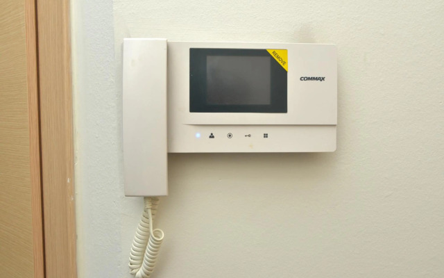 Stylish Violet & Modern Apartment