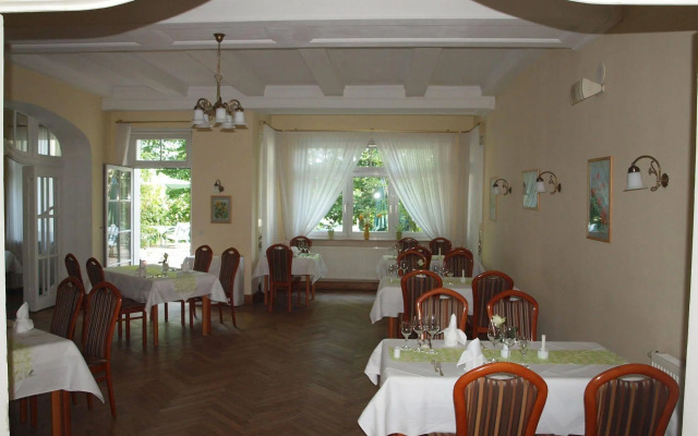 Hotel Bellevue Schmölln