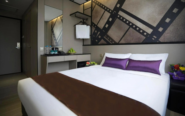 Hotel 81 Premier Hollywood