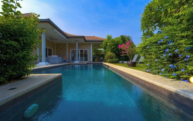 Modern 3 Bedroom Pool Villa - MR54