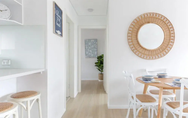 Madecomfy Trendy Apartment on Dee Why Beach