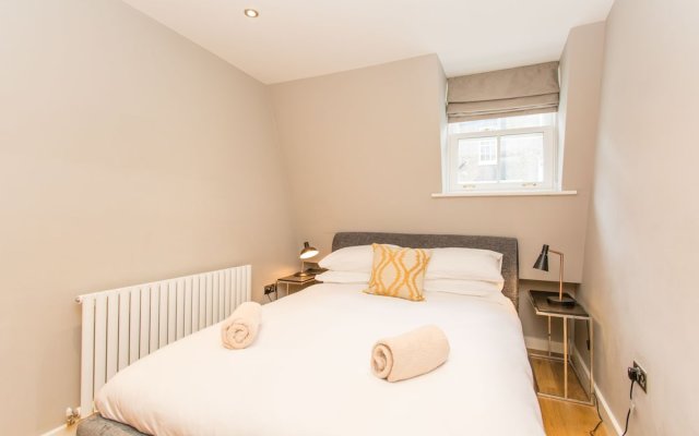 The Sweet Mews - Big & Bright 4BDR Mews Home in Ideal Location
