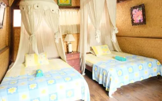 Kerti Beach Bungalow and Restaurant